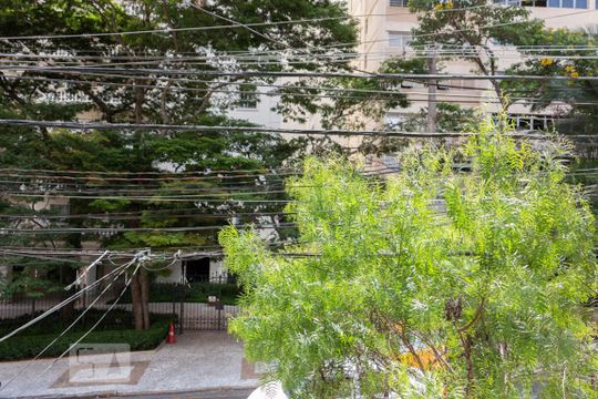 Vista da sala 1 de casa à venda com 3 quartos, 280m² em Cerqueira César, São Paulo