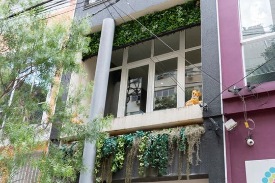 Fachada de casa à venda com 3 quartos, 280m² em Cerqueira César, São Paulo
