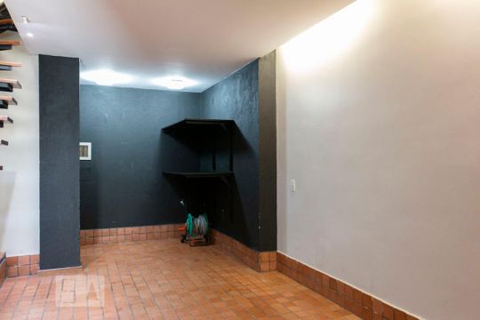 Garagem de casa à venda com 3 quartos, 280m² em Cerqueira César, São Paulo