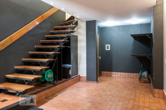 Garagem de casa à venda com 3 quartos, 280m² em Cerqueira César, São Paulo