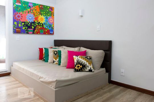 Sala 3 de casa à venda com 3 quartos, 280m² em Cerqueira César, São Paulo