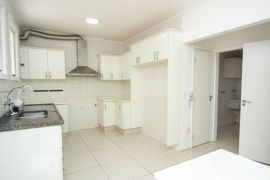 Cozinha de casa de condomínio para alugar com 4 quartos, 225m² em Vila Progredior, São Paulo