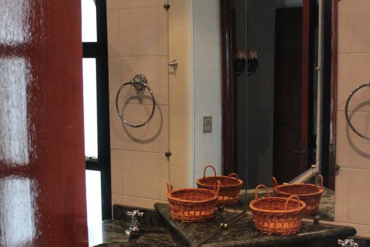Banheiro de apartamento à venda com 2 quartos, 296m² em Jardim Messina, Jundiaí