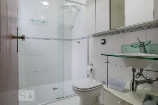Banheiro de casa para alugar com 1 quarto, 70m² em Vila Dom Pedro I, São Paulo