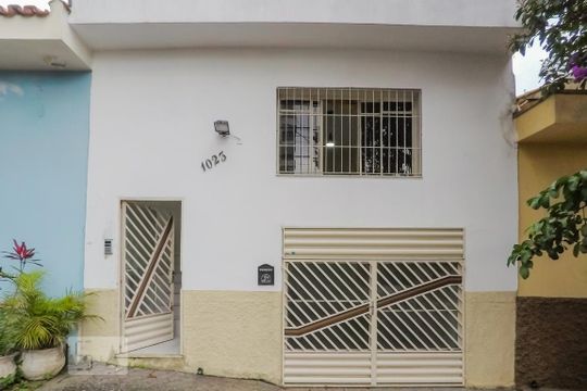 Fachada de casa para alugar com 1 quarto, 70m² em Vila Dom Pedro I, São Paulo