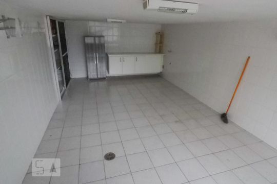 Garagem de casa para alugar com 1 quarto, 70m² em Vila Dom Pedro I, São Paulo