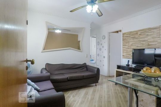 Entrada de apartamento à venda com 2 quartos, 50m² em Cambuci, São Paulo