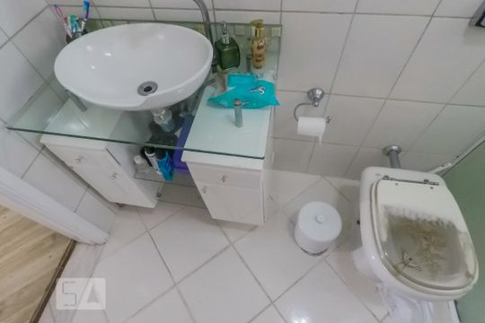 Banheiro de apartamento à venda com 2 quartos, 50m² em Cambuci, São Paulo