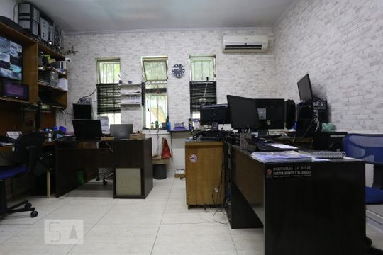 Escritório de apartamento para alugar com 5 quartos, 800m² em Caxingui, São Paulo