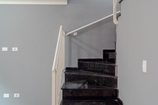 Sala - Escadas  de casa de condomínio à venda com 3 quartos, 90m² em Penha de França, São Paulo