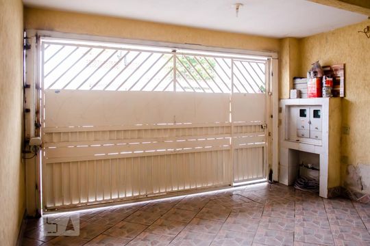 Garagem de casa à venda com 4 quartos, 200m² em Vila Talarico, São Paulo