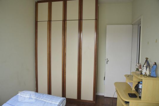 Quarto 1 de apartamento para alugar com 2 quartos, 85m² em Taquara, Rio de Janeiro