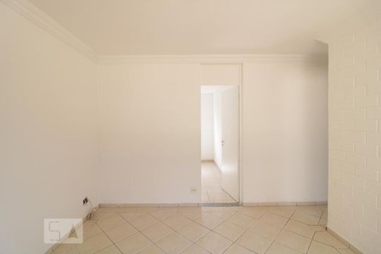 Sala de apartamento para alugar com 3 quartos, 61m² em Jardim Independência, São Paulo