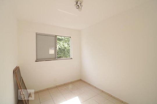 Dormitório 1 de apartamento para alugar com 3 quartos, 61m² em Jardim Independência, São Paulo