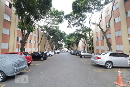 Garagem de apartamento para alugar com 3 quartos, 61m² em Jardim Independência, São Paulo