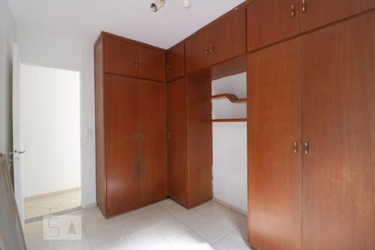 Dormitório 2 de apartamento para alugar com 3 quartos, 61m² em Jardim Independência, São Paulo