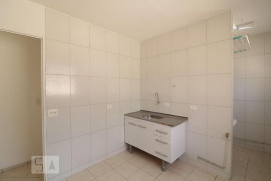 Cozinha de apartamento para alugar com 3 quartos, 61m² em Jardim Independência, São Paulo