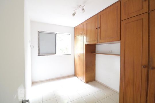 Dormitório 2 de apartamento para alugar com 3 quartos, 61m² em Jardim Independência, São Paulo