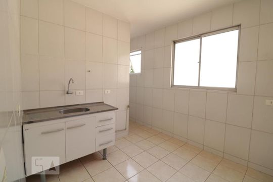 Cozinha de apartamento para alugar com 3 quartos, 61m² em Jardim Independência, São Paulo