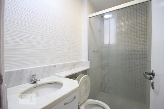 Banheiro de apartamento para alugar com 3 quartos, 61m² em Cambuci, São Paulo