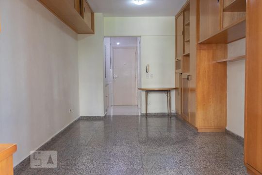 Studio Quarto de kitnet/studio para alugar com 1 quarto, 27m² em Liberdade, São Paulo