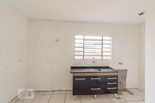 Cozinha de kitnet/studio para alugar com 1 quarto, 50m² em Jardim Roberto, Osasco