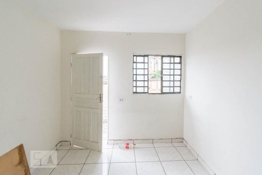 Sala de kitnet/studio para alugar com 1 quarto, 50m² em Jardim Roberto, Osasco