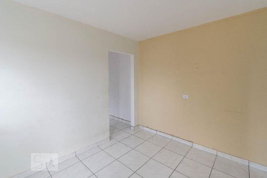 Sala de kitnet/studio para alugar com 1 quarto, 50m² em Jardim Roberto, Osasco