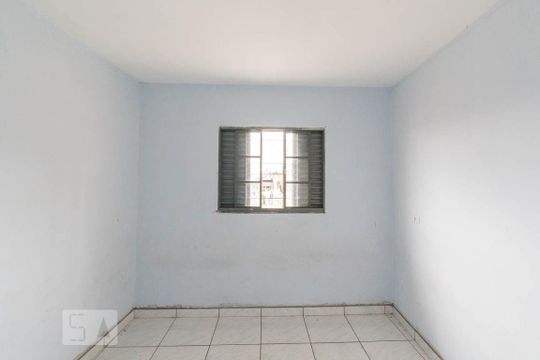 Quarto de kitnet/studio para alugar com 1 quarto, 50m² em Jardim Roberto, Osasco