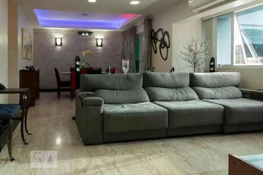 Sala de casa à venda com 4 quartos, 350m² em Campo Belo, São Paulo