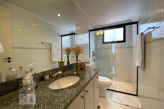 Banheiro de apartamento à venda com 3 quartos, 127m² em Vila Andrade, São Paulo