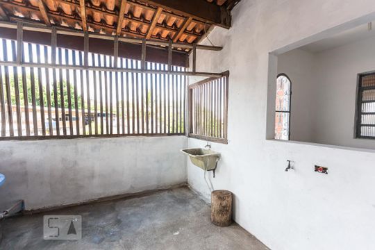 Área de Serviço de casa à venda com 3 quartos, 303m² em Jardim das Flores, Osasco