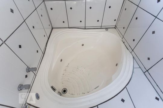Banheira de casa à venda com 3 quartos, 303m² em Jardim das Flores, Osasco