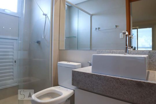 Banheiro da Suite de kitnet/studio para alugar com 1 quarto, 46m² em Setor Bueno, Goiânia