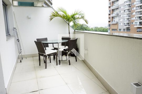 Varanda - Sala de apartamento à venda com 2 quartos, 90m² em Jacarepaguá, Rio de Janeiro