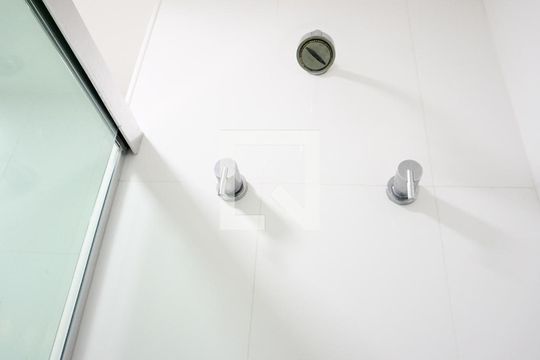 Banheiro Social de apartamento à venda com 2 quartos, 90m² em Jacarepaguá, Rio de Janeiro