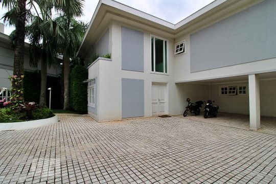 Fachada de casa de condomínio para alugar com 4 quartos, 576m² em Fazenda Morumbi, São Paulo