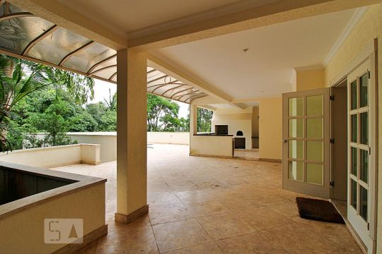 Área Externa de casa de condomínio para alugar com 4 quartos, 576m² em Fazenda Morumbi, São Paulo