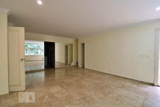 Salão de casa de condomínio para alugar com 4 quartos, 576m² em Fazenda Morumbi, São Paulo