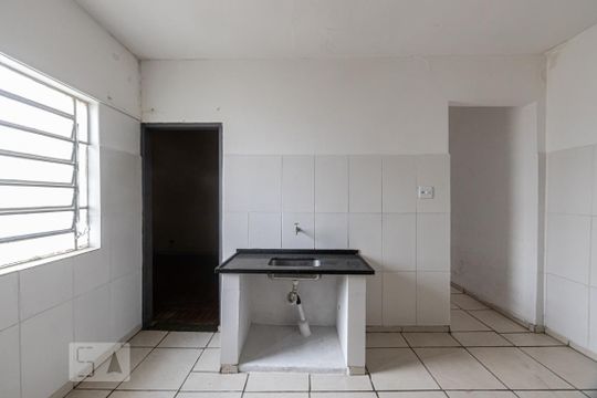Cozinha de casa para alugar com 1 quarto, 40m² em Vila Carrao, São Paulo