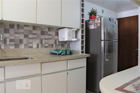Cozinha de apartamento para alugar com 4 quartos, 129m² em Barra da Tijuca, Rio de Janeiro
