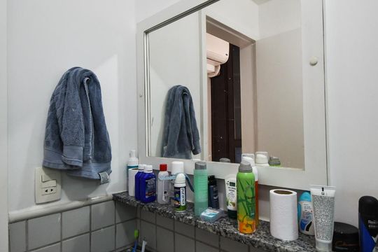 Banheiro da suíte de apartamento à venda com 2 quartos, 60m² em Pinheiros, São Paulo