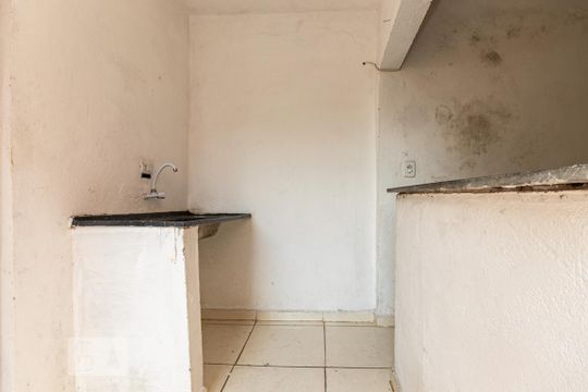 Área de serviço de casa para alugar com 2 quartos, 120m² em Jardim São Francisco (zona Leste), São Paulo