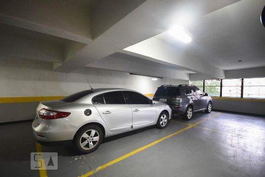 Vagas da Garagem de apartamento à venda com 4 quartos, 140m² em Vila Suzana, São Paulo