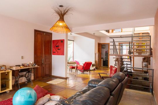 Casa à venda com 3 quartos, 283m² em Vila Romana, São Paulo