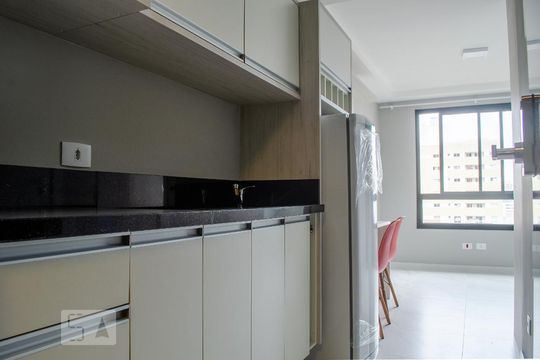 Cozinha de kitnet/studio à venda com 1 quarto, 21m² em Centro, Curitiba