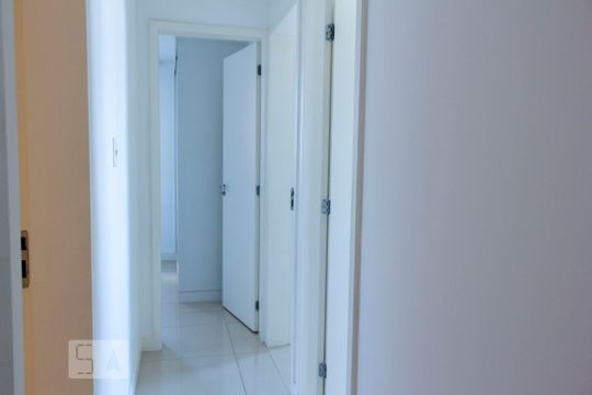 Corredor de apartamento para alugar com 3 quartos, 69m² em Jardim Previdência, São Paulo