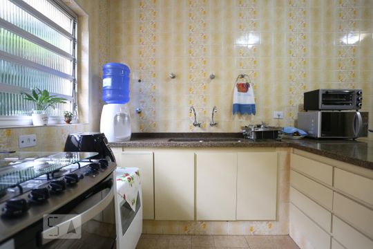Cozinha de casa à venda com 3 quartos, 200m² em Jardim Ester Yolanda, São Paulo