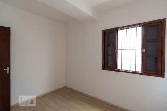 Quarto 2 de casa à venda com 4 quartos, 300m² em Vila Guarani, São Paulo
