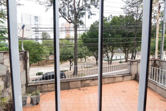 Sala de casa à venda com 4 quartos, 300m² em Vila Guarani, São Paulo